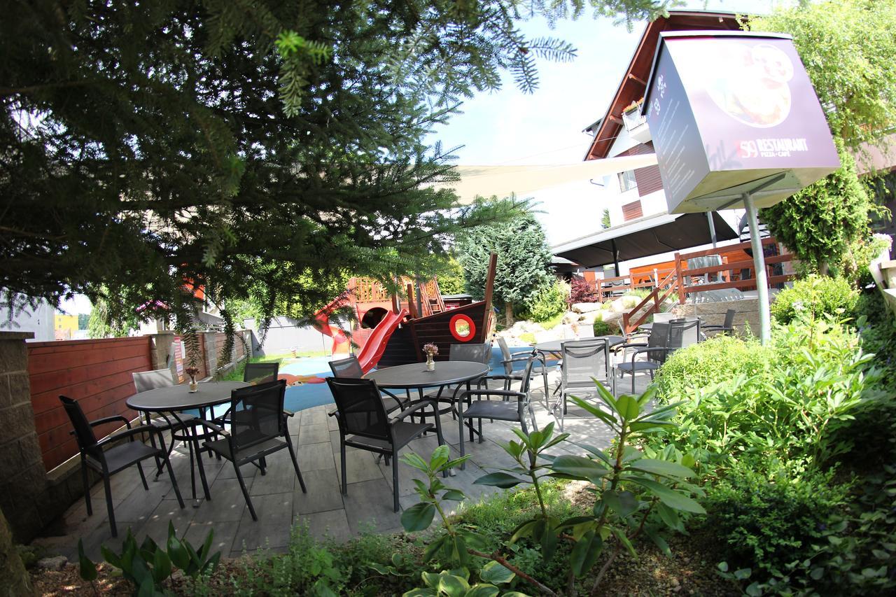 Apart Hotel Jablonec Jablonec nad Nisou Esterno foto